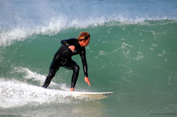 Global Surf School in Praia da Areia Branca, Atlantikküste